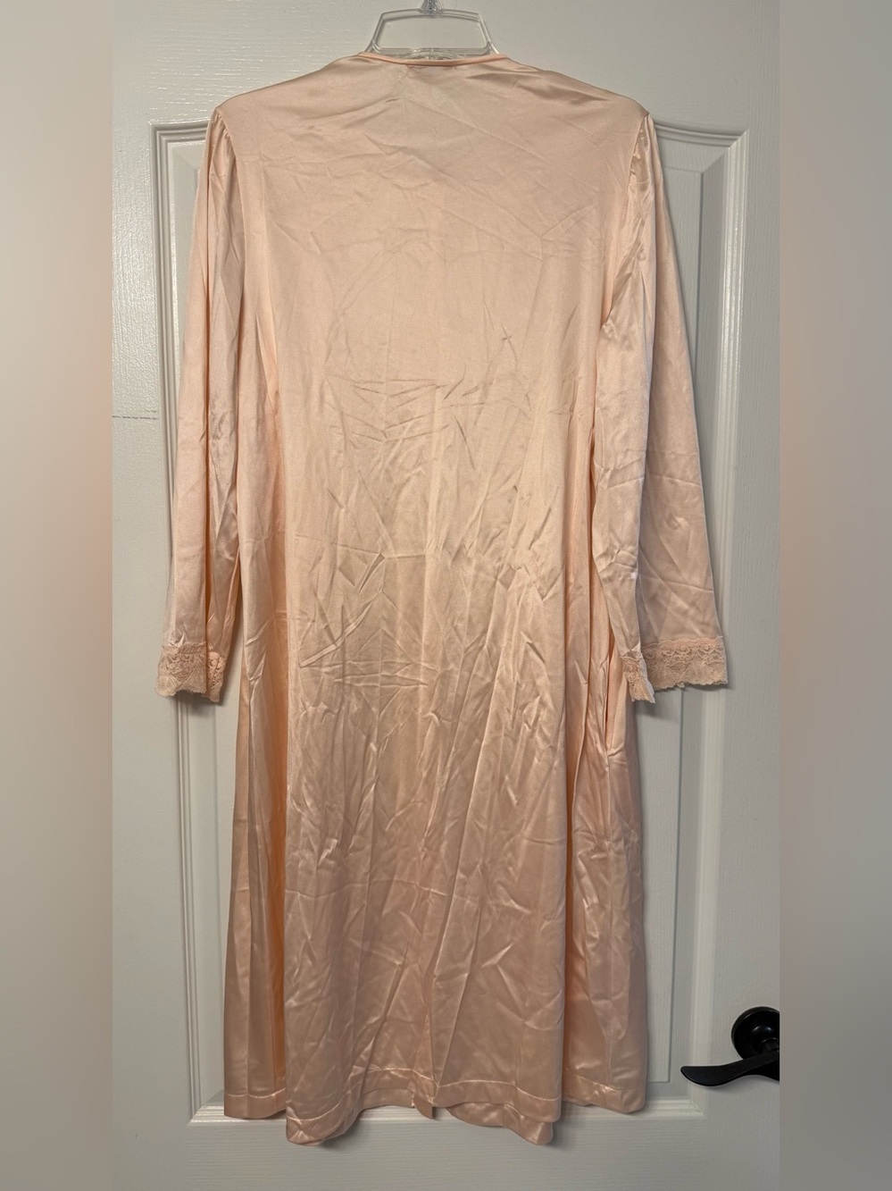 Vintage Vanity Fair Peach Satin Nightgown Robe M Lace Button Front USA Medium - Picture 2 of 5